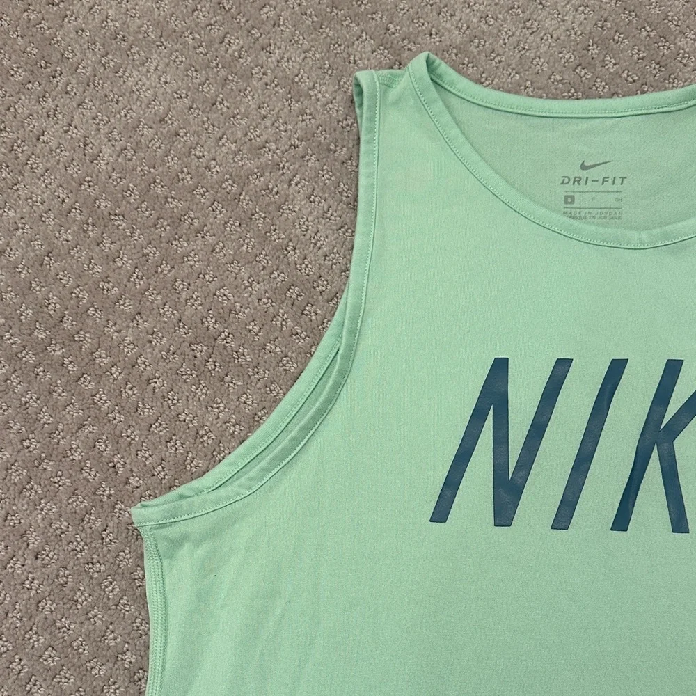 Nike light green